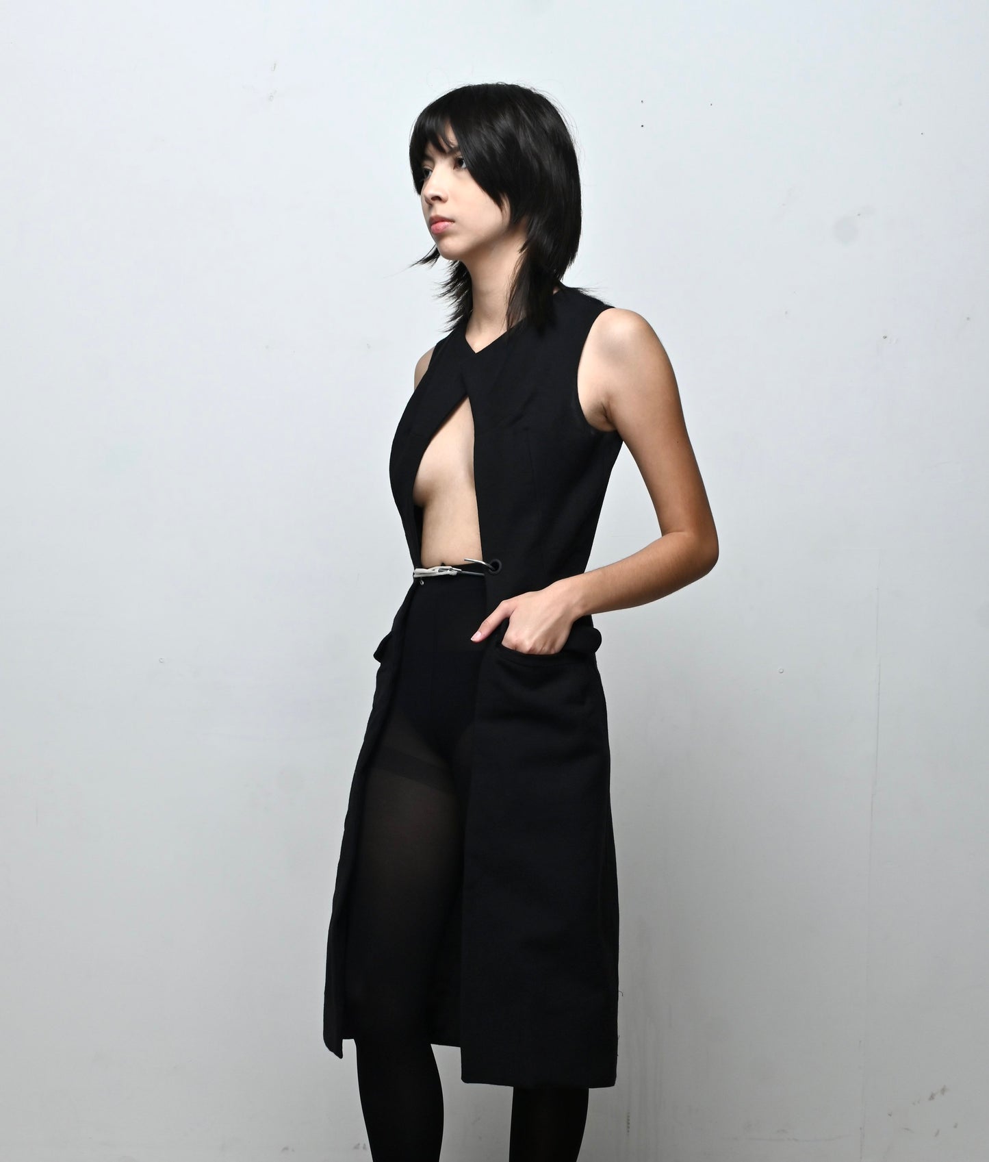 V-CUT TRENCH COAT